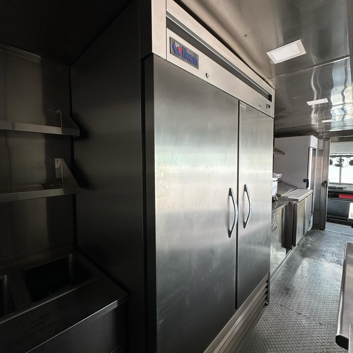 HIBACHI FOOD TRUCK - Image 9