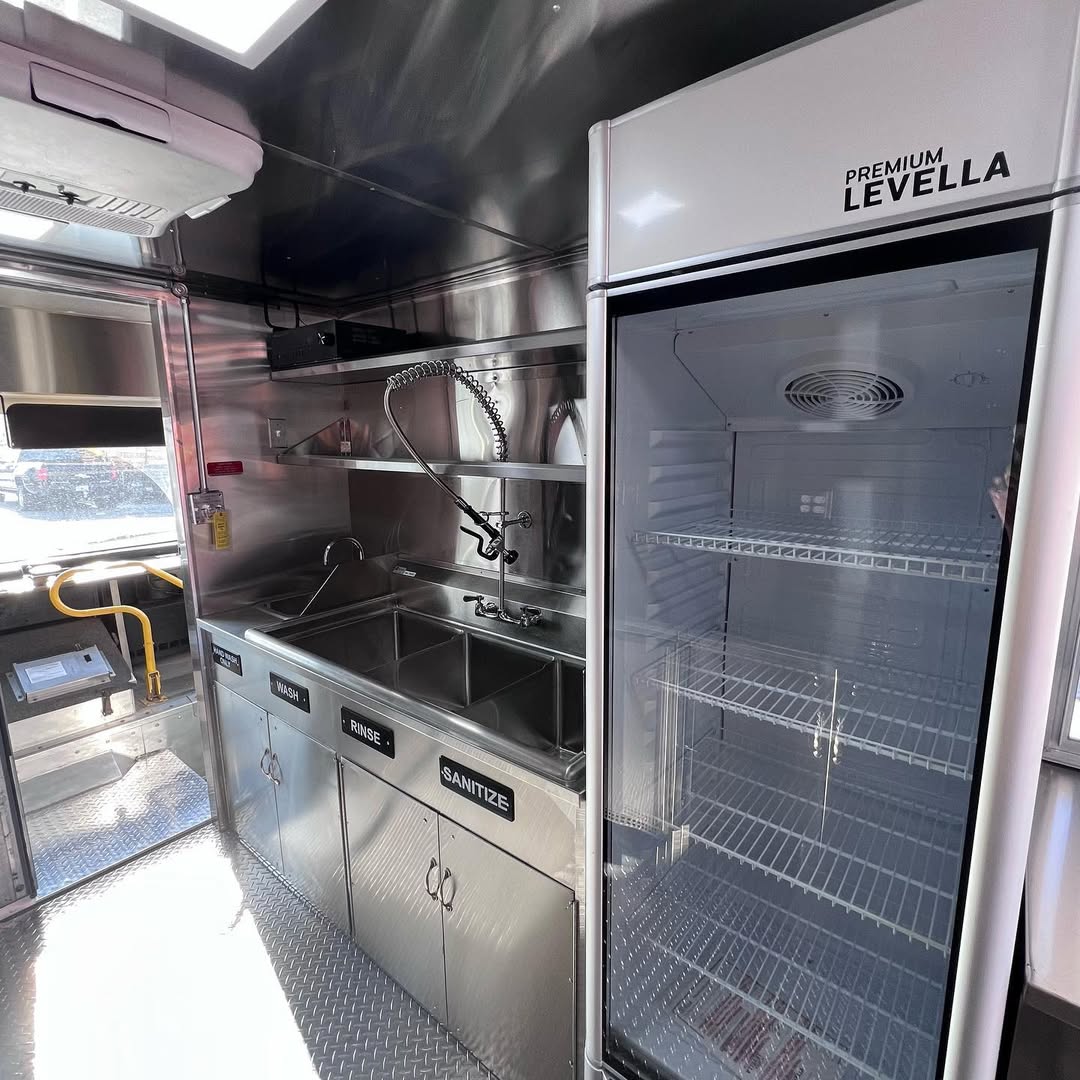 big food truck for sale - Image 10